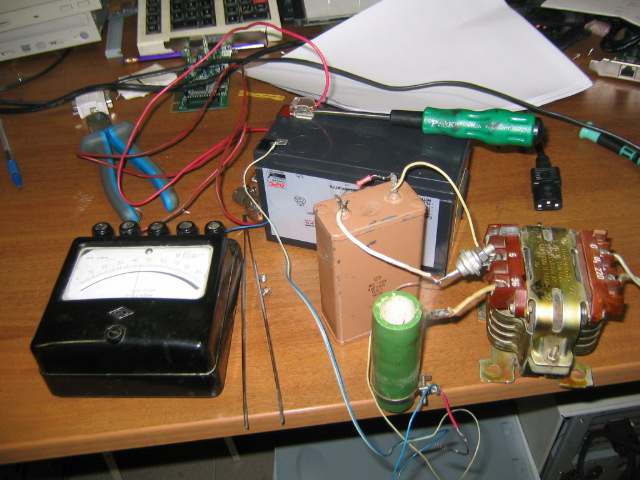 Тиристорное зарядное устройство со стабилизацией тока для автомобильных аккумуляторов